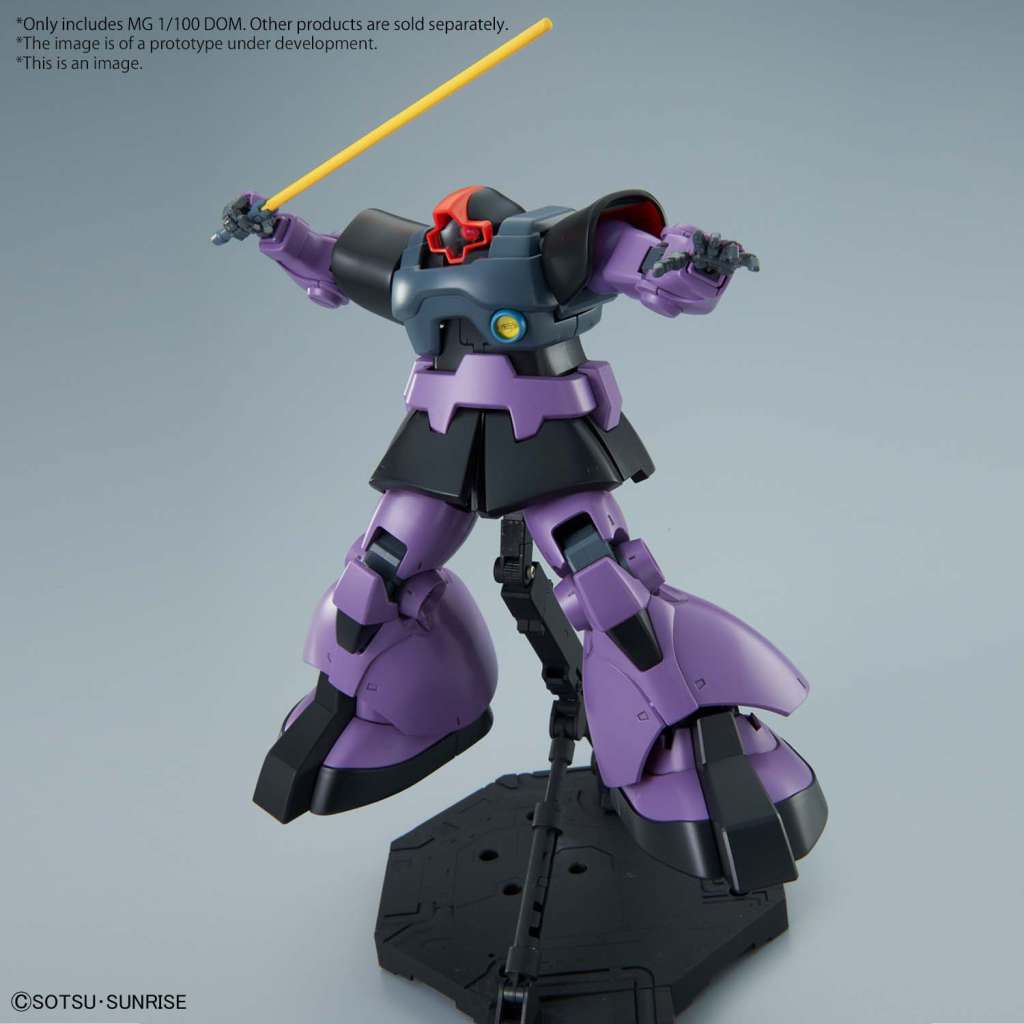 MG Dom 1.5 Gundam model kit holding heat rod