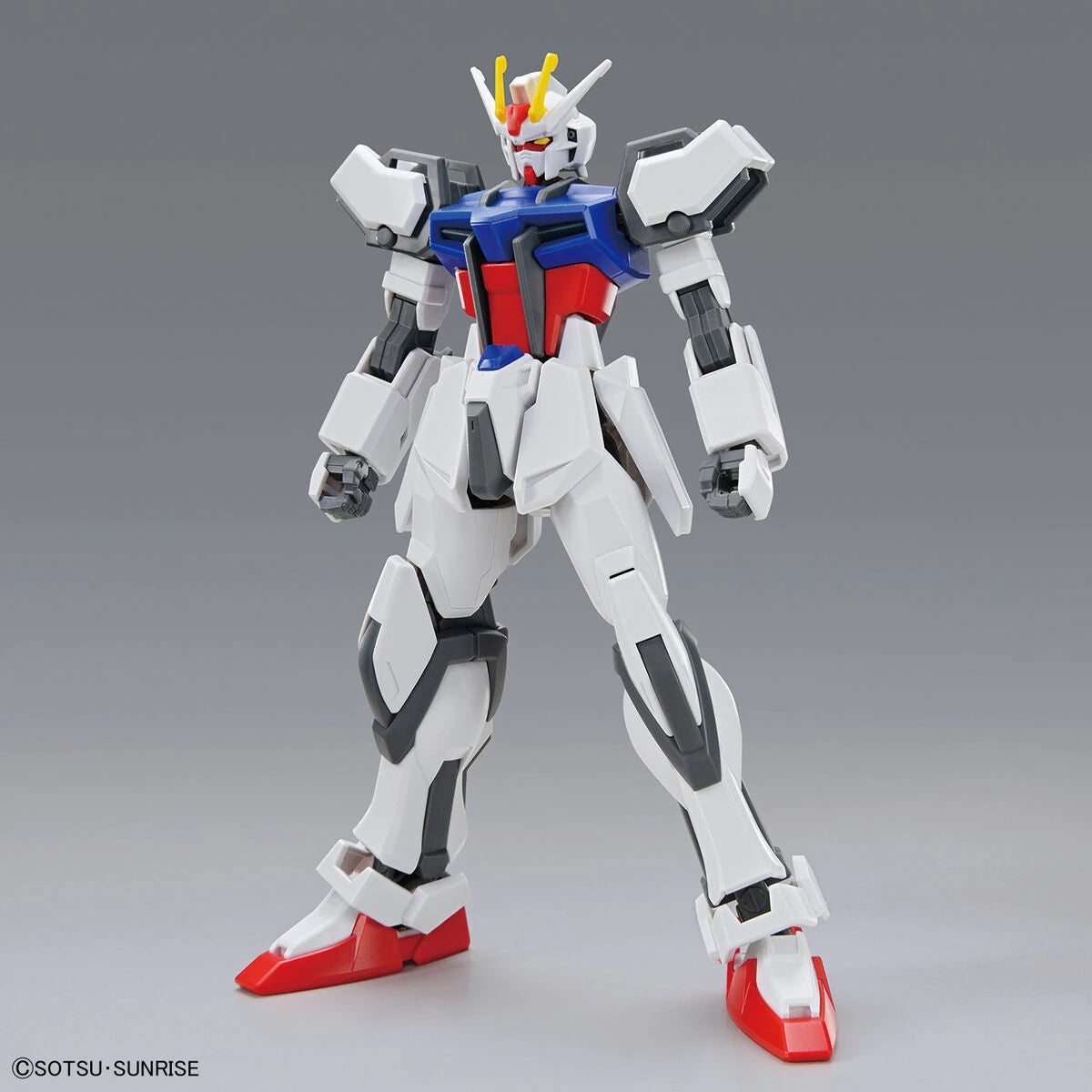 EG Strike Gundam model kit front view